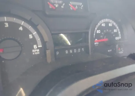 2013 Ford E-350 Super Duty Xlt z USA, uszkodzony, nr VIN 1FBSS3BL2DDA76608